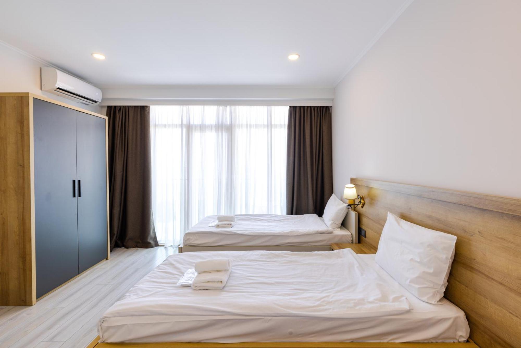 Aqua Batumi Hotel & Apartments Exterior foto