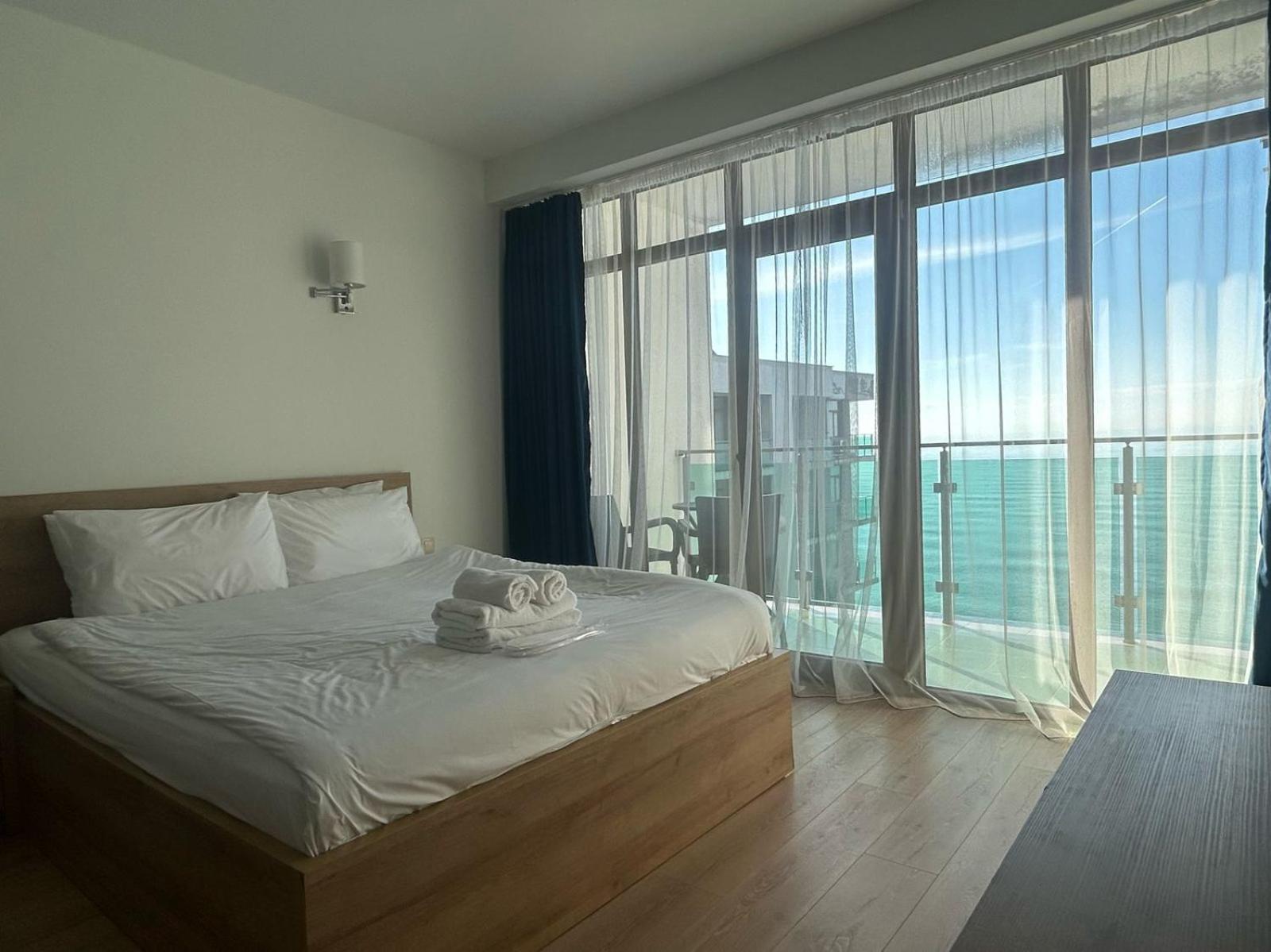 Aqua Batumi Hotel & Apartments Exterior foto