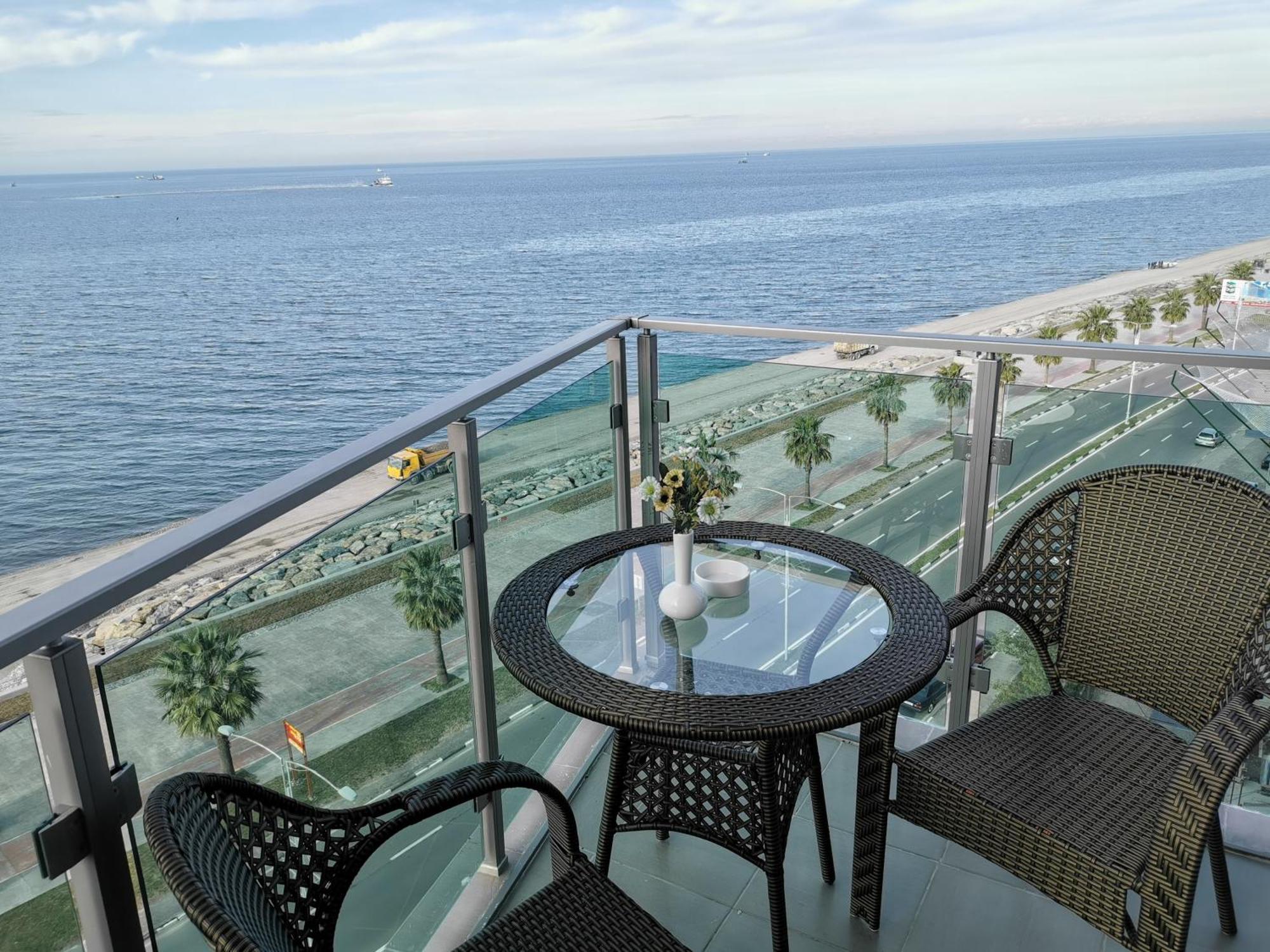 Aqua Batumi Hotel & Apartments Exterior foto